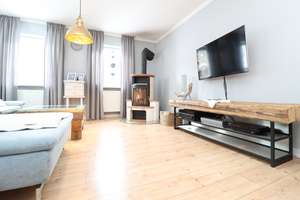 Hochwertige Doppelhaushälfte mit Kamin, Garten & viel Platz – Wohnen in familienfreundlicher Lage – Die vollständige Adresse der Immobilie erhältst du vom Anbieter., 84137 Vilsbiburg – Vorschaubild 3