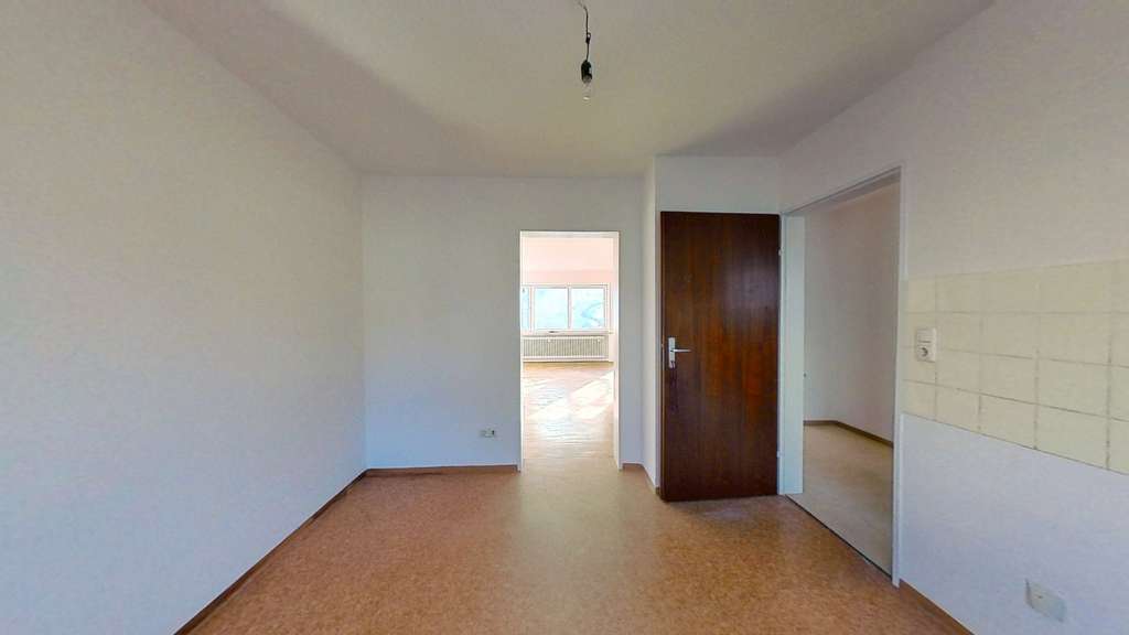 Immobilie in Gröbenzell - Sanierungsbedürftige Doppelhaushälfte in ruhiger und zentrumsnaher Lage Gröbenzell - Bild 4