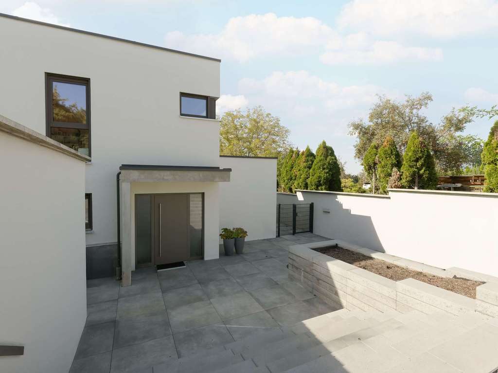 Neubau: Eleganz, Raum und Privatsphäre, traumhaftes freistehendes Haus  in ruhiger Wohnlage