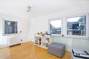 Haus im Bungalowstil mit Pool, Nebengelass und großem Grundstück mit Potential für ein 2 Haus – Die vollständige Adresse der Immobilie erhältst du vom Anbieter., 12524 Altglienicke, Berlin – Vorschaubild 13