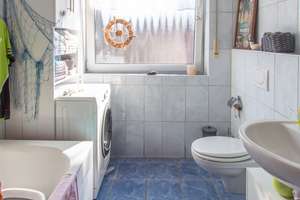 Blömker! Gemütliche 3,5-Raum Hochparterrewohnung mit Garage in Kirchhellen- Dach ist frisch saniert! – Die vollständige Adresse der Immobilie erhältst du vom Anbieter., 46244 Kirchhellen-Mitte, Bottrop – Vorschaubild 4