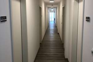 Schickes, möbliertes Apartment mit Tageslichtbad, Küche, W-LAN , Aufzug uvm.  – Auf der Beune 81, 64839 Münster – Vorschaubild 7