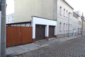 Neues Angebot !  Teilsaniertes Reihenmittelhaus ca. 150 m² Wohnfläche + eigene Zufahrt und 3 Garagen – Philippstraße 15, 8393 Meerane – Vorschaubild 8
