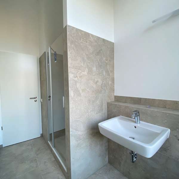 *** gehobene - 2-Zimmer-Wohnung - kernsaniert u. modern - im Denkmalobjekt - TOP Westpark Lage ***