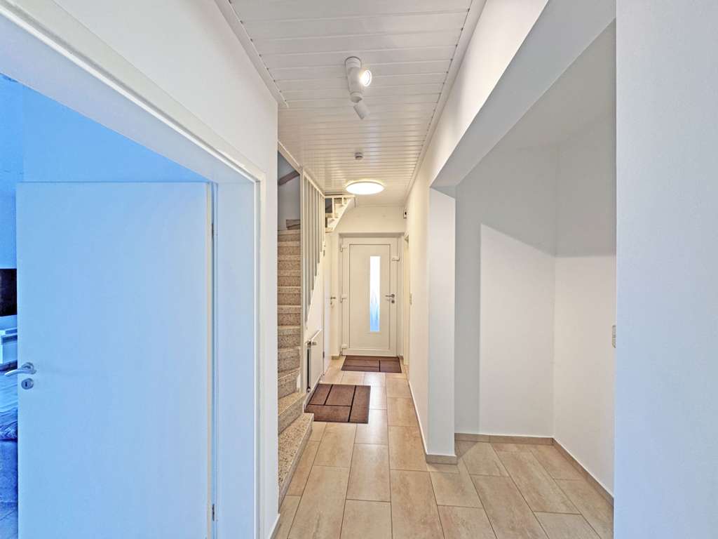 Immobilie in Reinfeld - Reinfeld - Moderne DHH mit Carport, Gartenhaus und tollem Grundstück - Bild 2