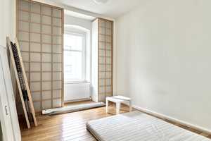 Tolle, teilmöblierte Wohnung mit Balkon und EBK in gefragter Lage – Wilhelm-Tell-Straße 2, 40219 Düsseldorf – Vorschaubild 4