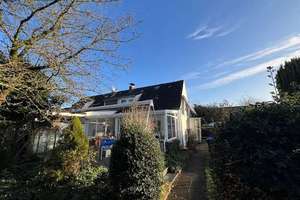 Doppelhaushälfte auf großem Erbpachtgrundstück in Langenhorn