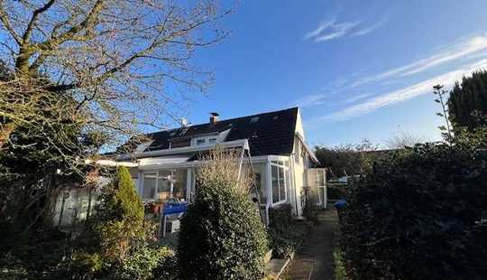 Bild von Doppelhaushälfte auf großem Erbpachtgrundstück in Langenhorn