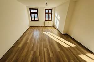 Gemütliche 2-Zimmer-Dachgeschosswohnung mit Einbauküche – Heinrich-Zille-Straße 4, 9111 Zentrum, Chemnitz – Vorschaubild 2