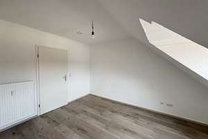 Moderne lichtdurchflutete 1 Zimmerwohnung mit Wohnküche – Gemarkenstr. 120, 45147 Holsterhausen, Essen – Vorschaubild 2
