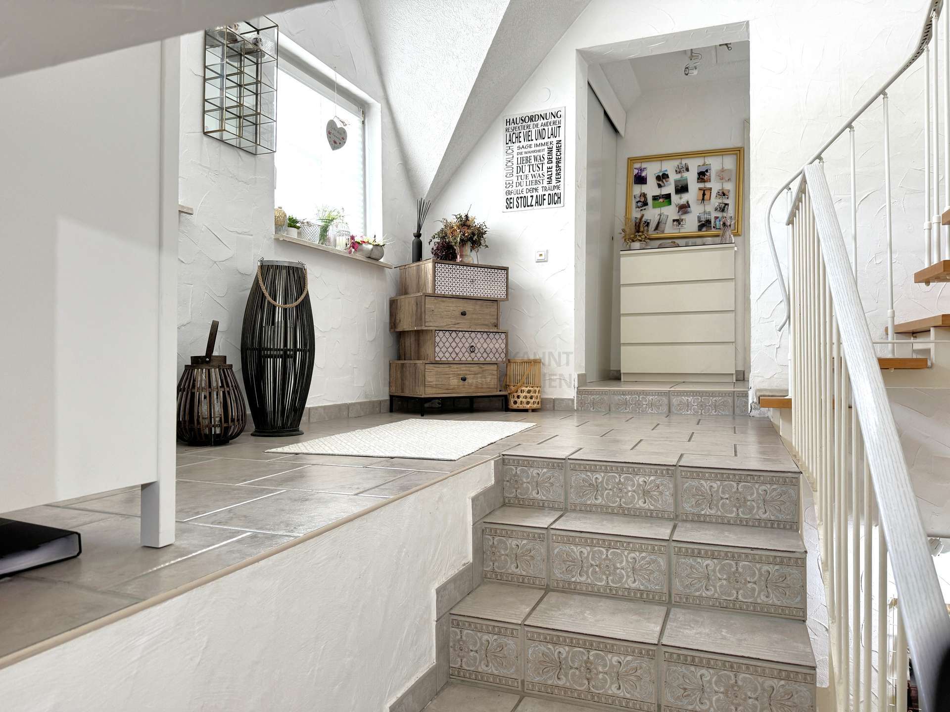 Immobilie in Oberhausen-Rheinhausen - EINZIGARTIGES WOHNERLEBNIS - GROßZÜGIGE MAISONETTE WOHNUNG AUF 3 EBENEN - Bild 3