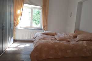 Wunderbarer Altbau - Neue Bäder - Große Loggia - Garage - Top Lage – Quirinstr. 1a, 40545 Düsseldorf – Vorschaubild 6