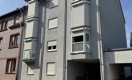 Diese charmante 3-Zimmer-Wohnung im 4. OG Mundenheim