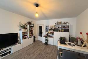Gepflegte, gemütliche 2-Zimmer-Wohnung mit Balkon-Loggia in Hamburg-Marienthal,  Hochparterre – Die vollständige Adresse der Immobilie erhältst du vom Anbieter., 22041 Wandsbek (Ortsteil), Hamburg – Vorschaubild 2