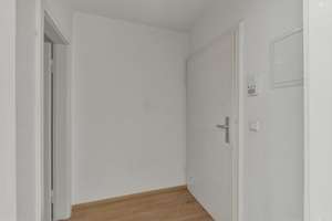 Helles schönes Apartment mit Balkon- in Giesing an der U-Bahn St.-Quirin Platz – Tegernseer Landstraße 203 b, 81549 Obergiesing, München – Vorschaubild 9