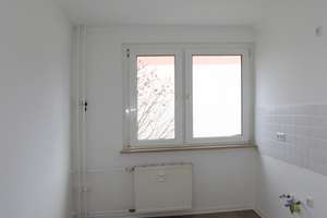 Sonnenbalkon... neues Laminat... Bad mit Fenster... – Lortzingstraße 21, 9119 Kapellenberg, Chemnitz – Vorschaubild 5