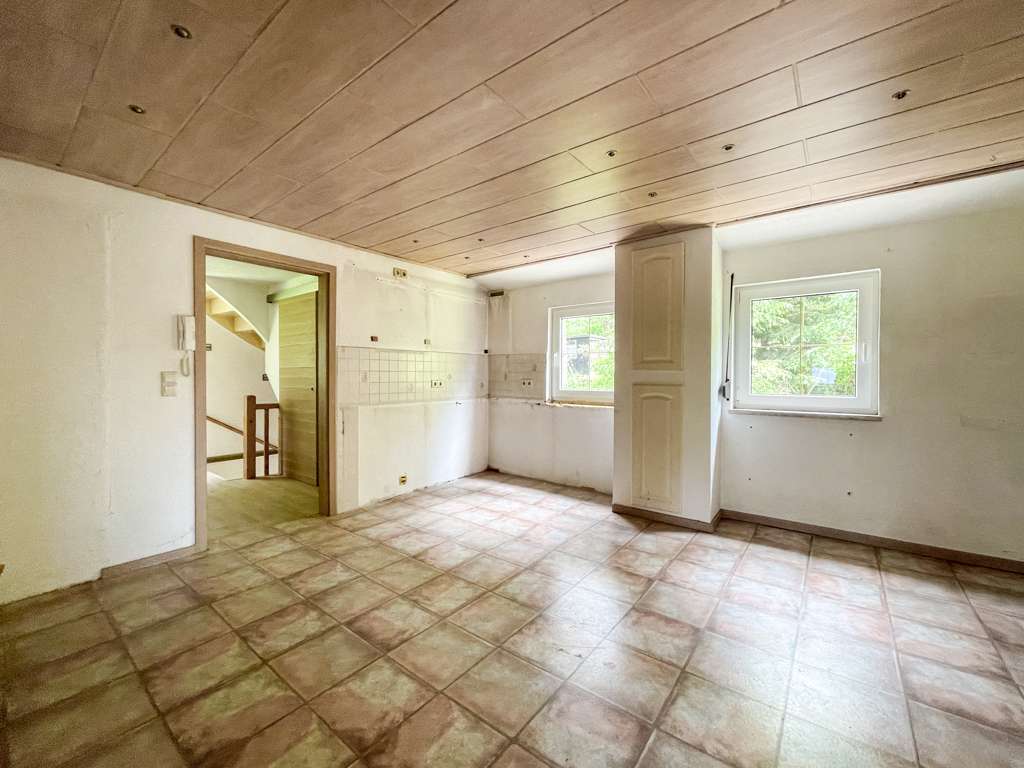 Immobilie in Klingenthal - Ihr neues Zuhause in Klingenthal – mit fast 4.000 m² Grund und viel Potential! - Bild 2