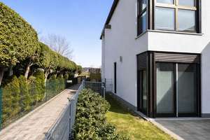 1-Zimmer Gartenwohnung (2022) mit Terrasse, EBK & TG -PROVISIONSFREI