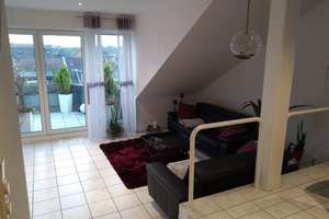 Charmante 3-Zimmer-Dachgeschoß Wohnung mit Balkon in Köln-Urbach – Die vollständige Adresse der Immobilie erhältst du vom Anbieter., 51145 Urbach, Köln – Vorschaubild 2