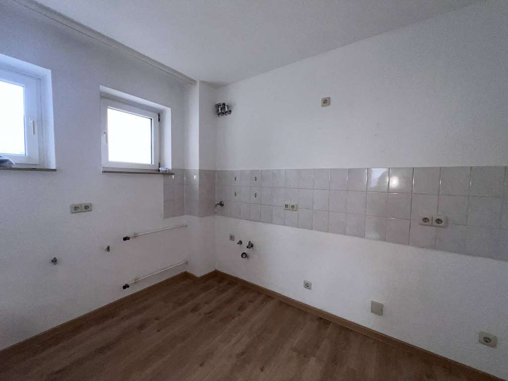 Immobilie in Bensheim - Provisionsfrei! Vermietete 2-ZI-Wohnung mit Wohnküche, Balkon & Aufzug, Stellplatzoption, Toplage - Bild 4