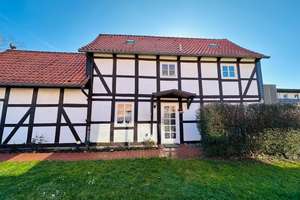 Niedliches Fachwerkhaus in SZ-Thiede für kleines Geld – Frankfurter str. 79, 38239 Thiede, Salzgitter – Vorschaubild 4