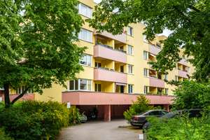 Im Herzen des grünen Tempelhofs    helle 2,5 Zi-Whg mit 2 Balkonen und Stellplatz mit Grundbuchblatt