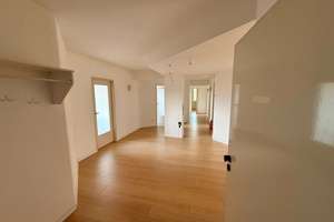 Attraktive 9-Zimmer-Wohnung mit Einbauküche in zentraler Lage von Gelsenkirchen