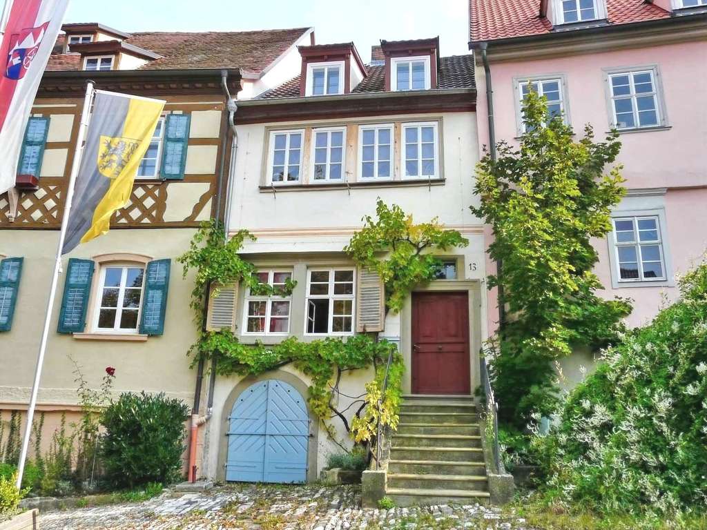 Immobilie in Königsberg in Bayern - Prächtiges Fachwerkhaus in historischer Altstadtlage - direkt am Salzmarkt - mit Garten und Gewölb - Bild 0