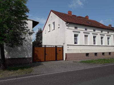 Ein-/Zweifamilienhaus mit Grundstück