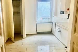 Großzügig geschnittene 3 Zimmer Altbauwohnung mit Balkon – Körnerstr. 5, 65185 Mitte, Wiesbaden – Vorschaubild 9