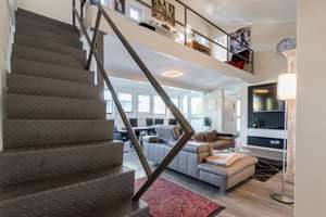 Stilvoll wohnen, über den Dächern entspannen – Galeriewohnung mit zwei Dachterrassen