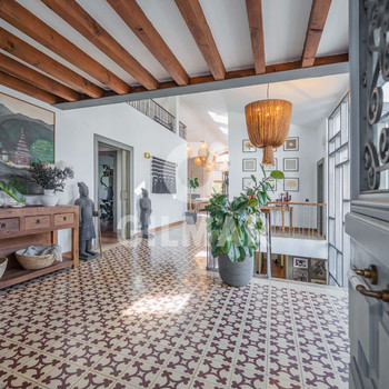 WUNDERSCHÖNE VILLA MIT SÜDAUSRICHTUNG