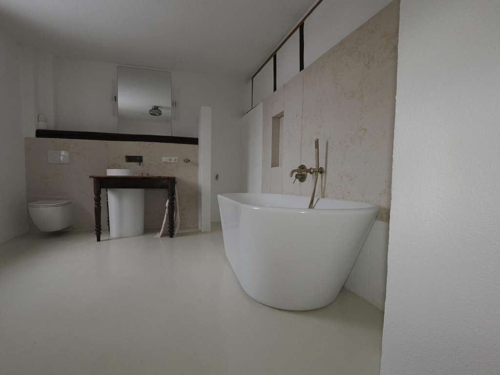 Immobilie in Brachttal - freistehendes 170 m2  Ein-Familienhaus Fachwerk Kulturdenkmal modernisiert mit 345m2 Garten - Bild 2