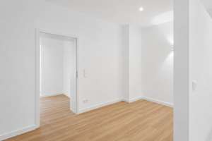 Erstbezug nach Sanierung nahe Kö: 2-Zi.-Wohnung mit neuer EBK und Balkon – Zimmerstraße 7, 40215 Friedrichstadt, Düsseldorf – Vorschaubild 4
