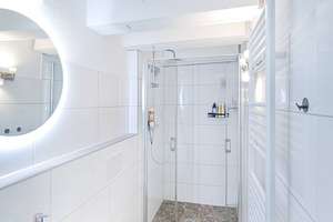 Modernisierter Bungalow mit Einliegerwohnung, viel Privatsphäre und idyllischem Grundstück – Die vollständige Adresse der Immobilie erhältst du vom Anbieter., 42651 Solingen-Mitte, Solingen – Vorschaubild 9