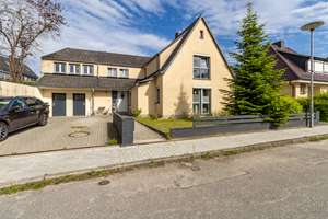 Wohnen & vermieten in Israelsdorf                                              Zweifamilienhaus m...