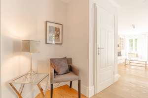 Ein Haus zum Verlieben – Neuwertige Doppelhaushälfte in ruhiger Lage von Laim mit großer Südterrasse – Die vollständige Adresse der Immobilie erhältst du vom Anbieter., 80686 Friedenheim, München – Vorschaubild 3