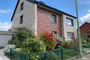 [RESERVIERT] Freistehendes Einfamilienhaus mit 2 Garagen und großem Grundstück in Neukirchen-Vluyn – Inneboltstraße 16, 47506 Neukirchen-Vluyn – Vorschaubild 1