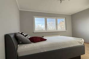Attraktive 2-Zimmer-Dachgeschosswohnung mit Balkon, Stellplatz und neuer Einbauküche in Huckingen – Biegerfelder Weg 39, 47259 Huckingen, Duisburg – Vorschaubild 8