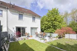 Ankommen und wohlfühlen – Großzügiges Zuhause mit Garten und Einliegerwohnung in Bonn-Ückesdorf – Die vollständige Adresse der Immobilie erhältst du vom Anbieter., 53125 Ückesdorf, Bonn – Vorschaubild 2