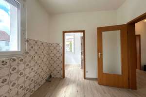 Helle 3-Zimmer-Wohnung mit großem Balkon in ruhiger Lage – Die vollständige Adresse der Immobilie erhältst du vom Anbieter., 70329 Obertürkheim (Ortsteil), Stuttgart – Vorschaubild 12