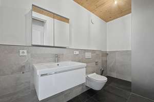 Architektonische DHH in exklusiver Hanglage – modernes Wohnerlebnis in Simmelsdorf – Die vollständige Adresse der Immobilie erhältst du vom Anbieter., 91245 Simmelsdorf – Vorschaubild 7