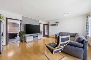 Charmante 2‑Zimmer‑Wohnung mit Loggien‑Duo in München – Die vollständige Adresse der Immobilie erhältst du vom Anbieter., 81927 Johanneskirchen, München – Vorschaubild 1
