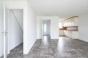 TOP Energieeffizientes, neuwertiges Reihenendhaus mit Garage und Stellplatz in guter Infrastruktur – Bad Kreuznach (Kreis) – Vorschaubild 3