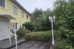 Zuhause für zwei Generationen – charmantes Zweifamilienhaus mit großem Garten & Garage – Die vollständige Adresse der Immobilie erhältst du vom Anbieter., 45276 Steele, Essen – Vorschaubild 2
