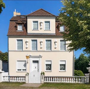 Mehrgenerationshaus mit kl. Bungalow inkl. Baugrundstück
