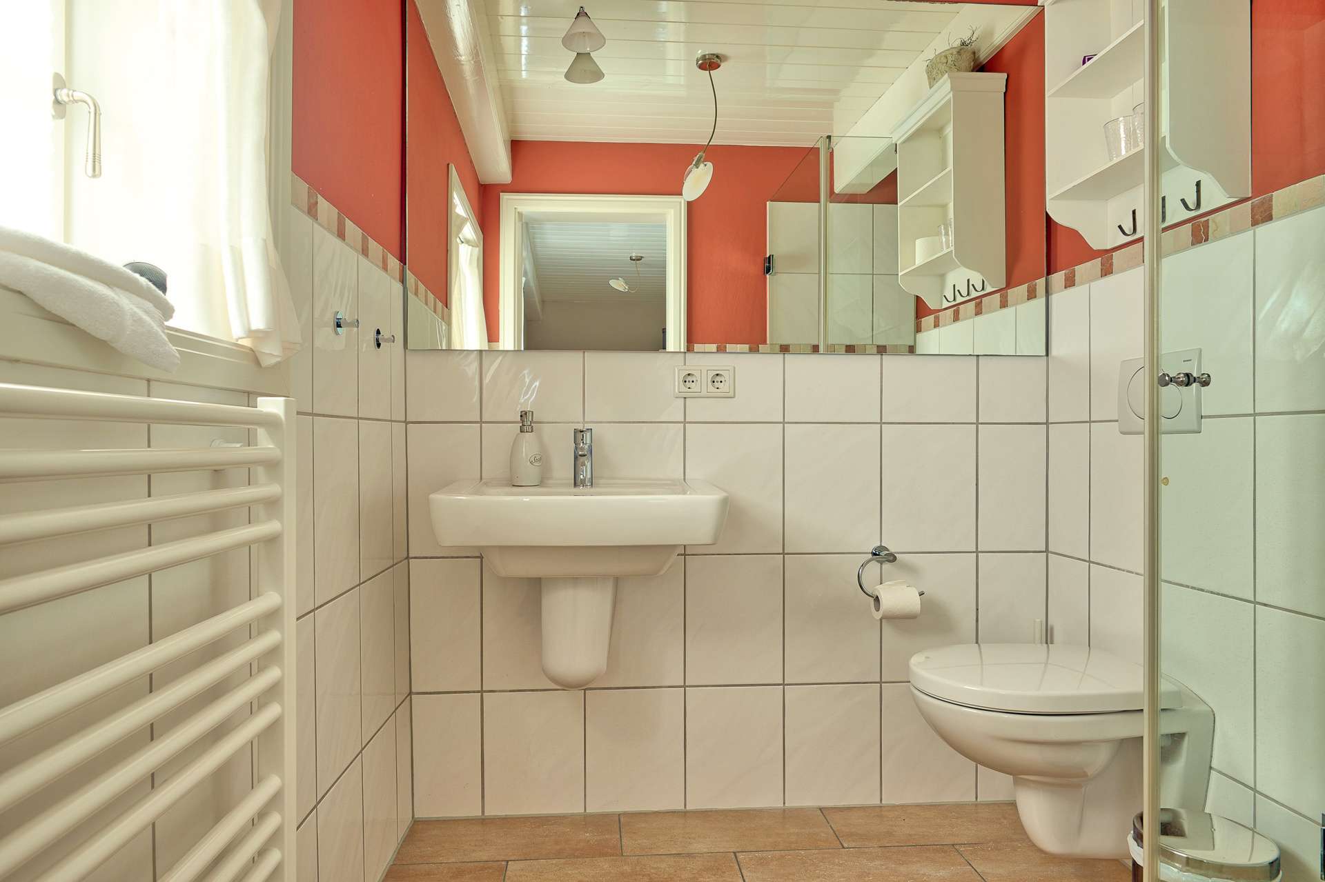 Immobilie in Wrixum - Ein Kapitänshaus unter Reet – klassisch geprägt, modern gestaltet - Bild 1