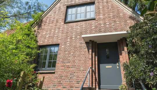 Bild von Freistehendes Einfamilienhaus mit großem Grundstück – Sanierung oder Neubau in ruhiger Lage