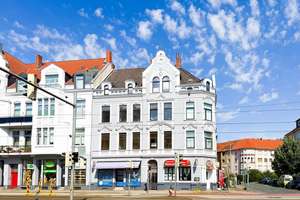 Charmante Eigentumswohnung mit Kamin und Balkon im 1. Obergeschoss – Die vollständige Adresse der Immobilie erhältst du vom Anbieter., 30177 List, Hannover – Vorschaubild 2