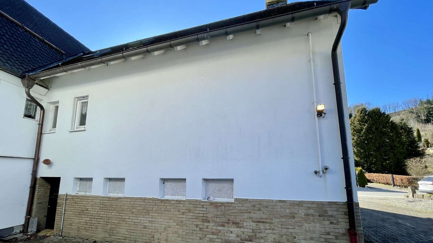 Große, einseitig angebaute Doppelhaushälfte, Olpe Kreis – Bild 2